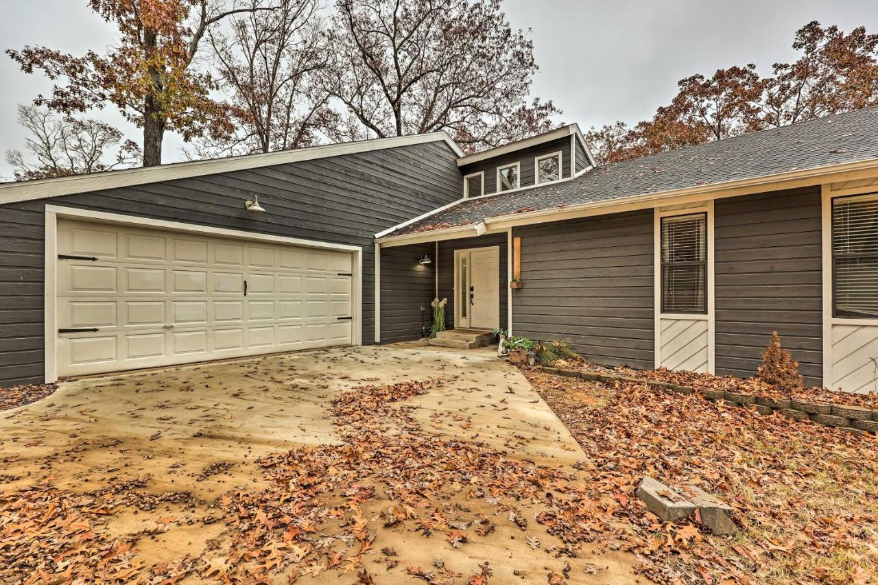 Lakefront Rogers Getaway With Hot Tub And Deck! Villa Exterior photo